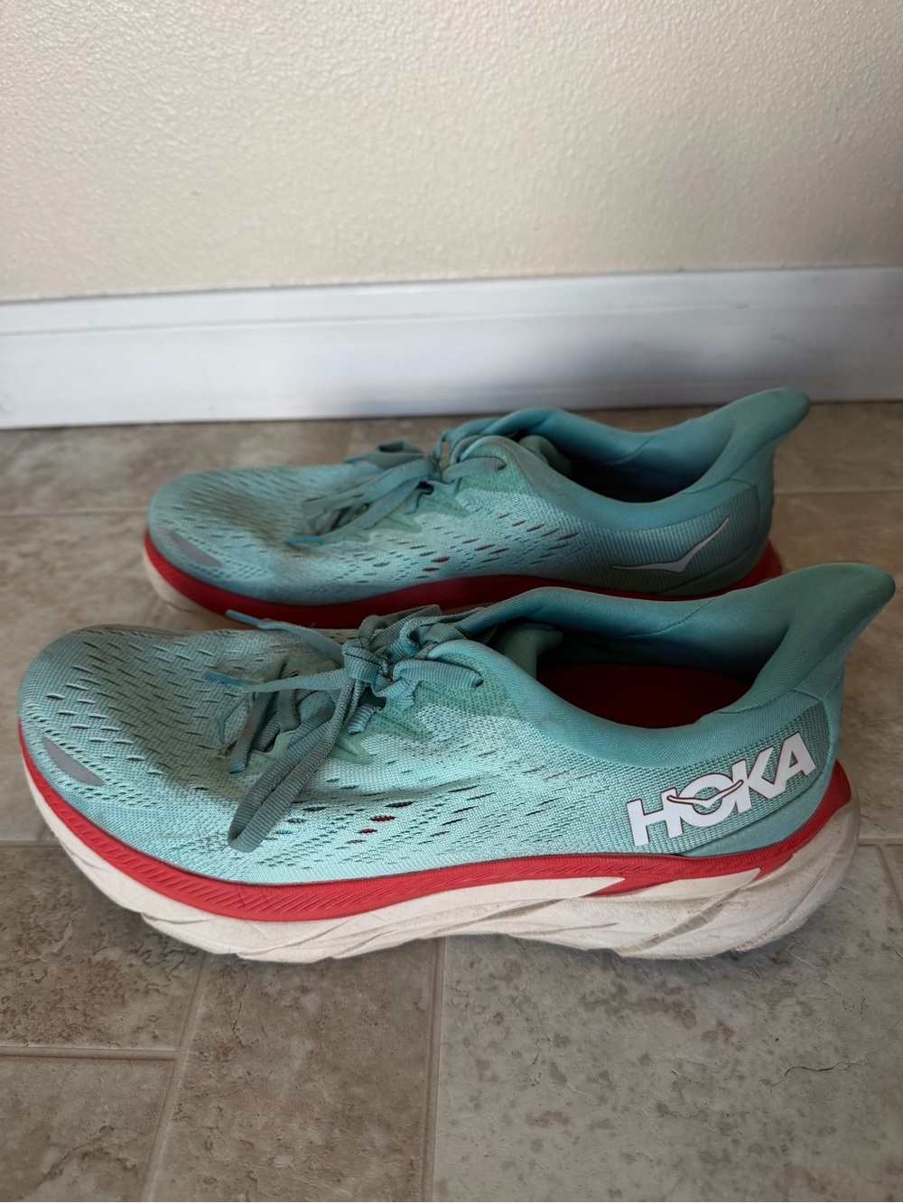 Hoka One One Clifton 8 Wide Running Shoes Womens 9